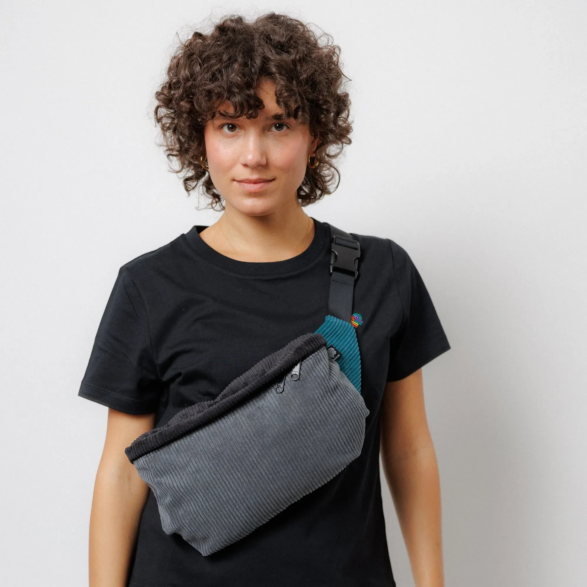 Bauchtasche Groß Eckig Cord Farbtrio - Image 10
