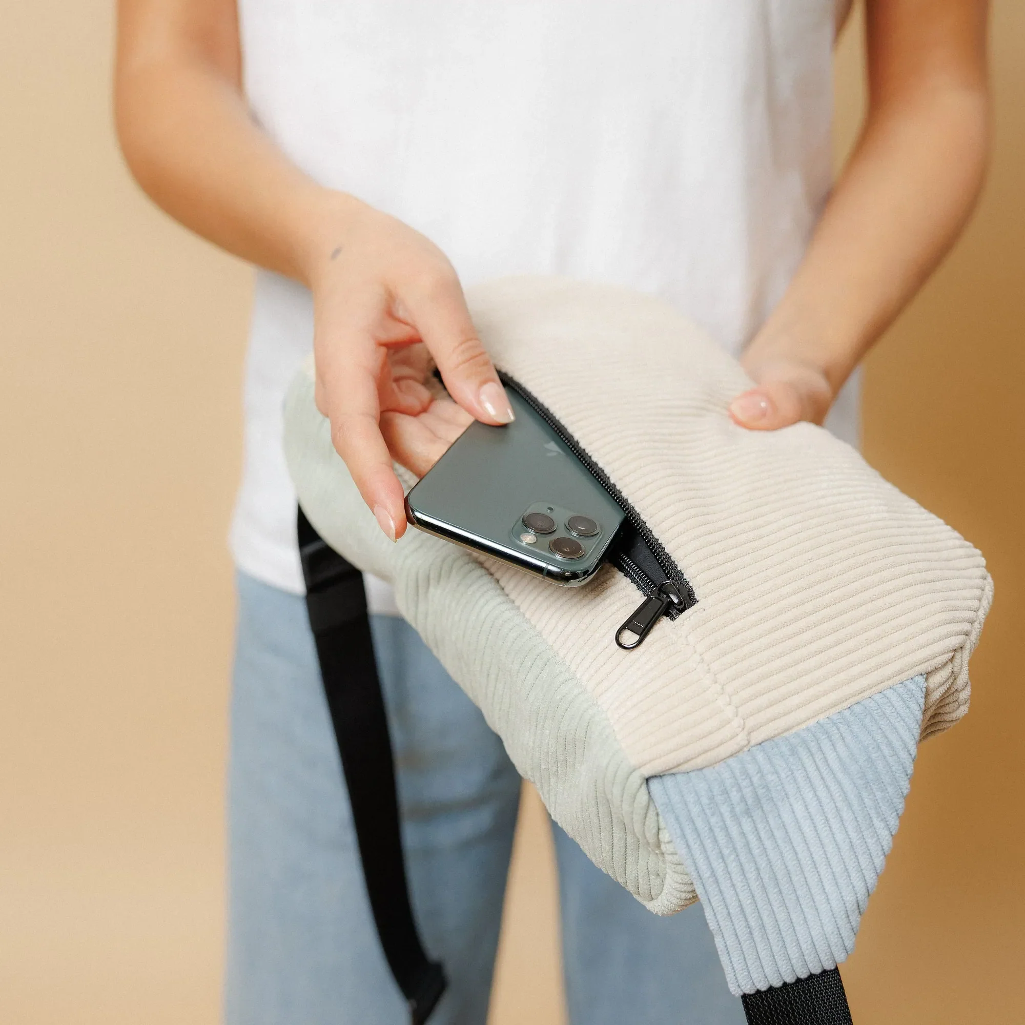 Bauchtasche Groß Eckig Cord Farbtrio - Image 6