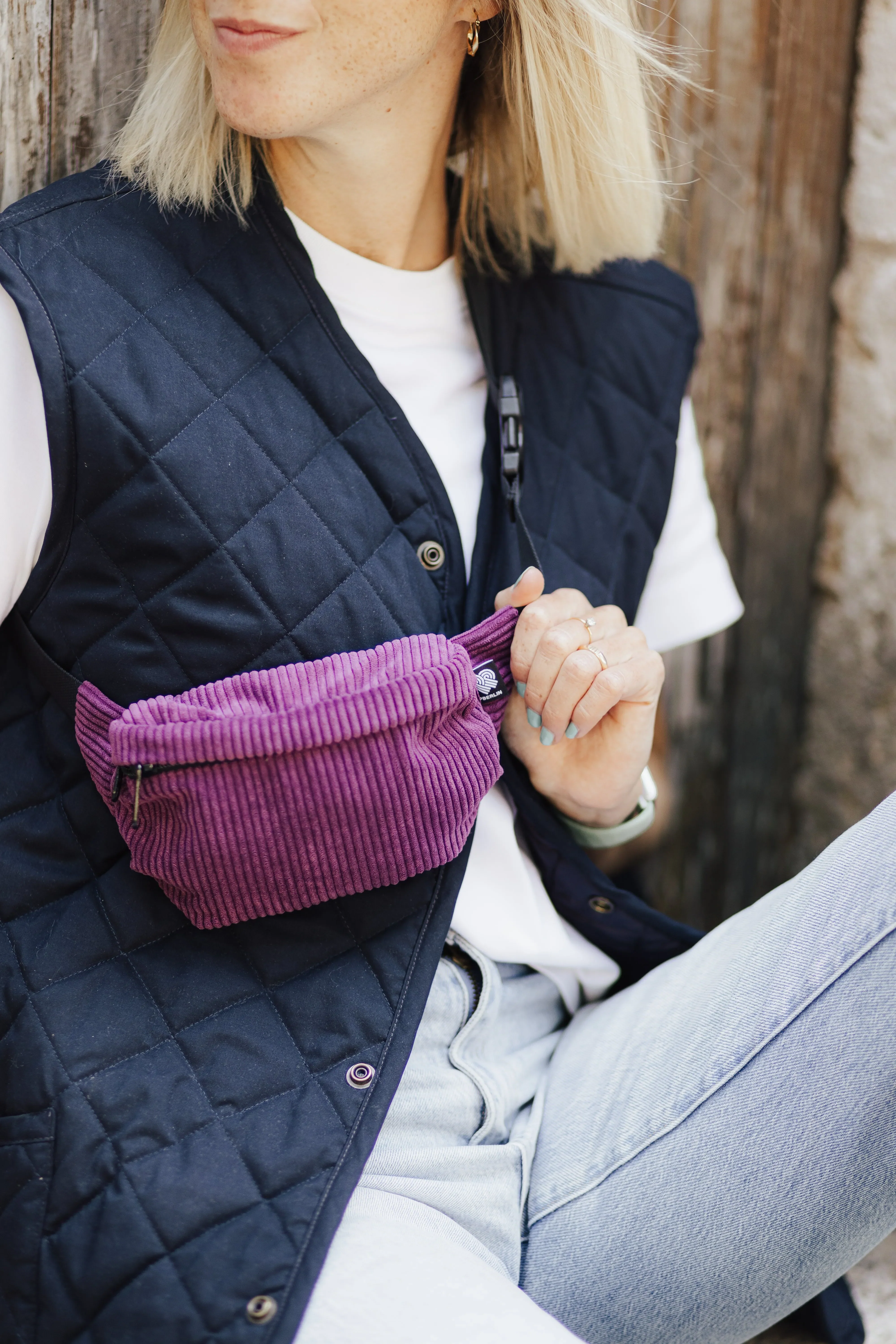 Bauchtasche Klein Eckig Cord - Image 36