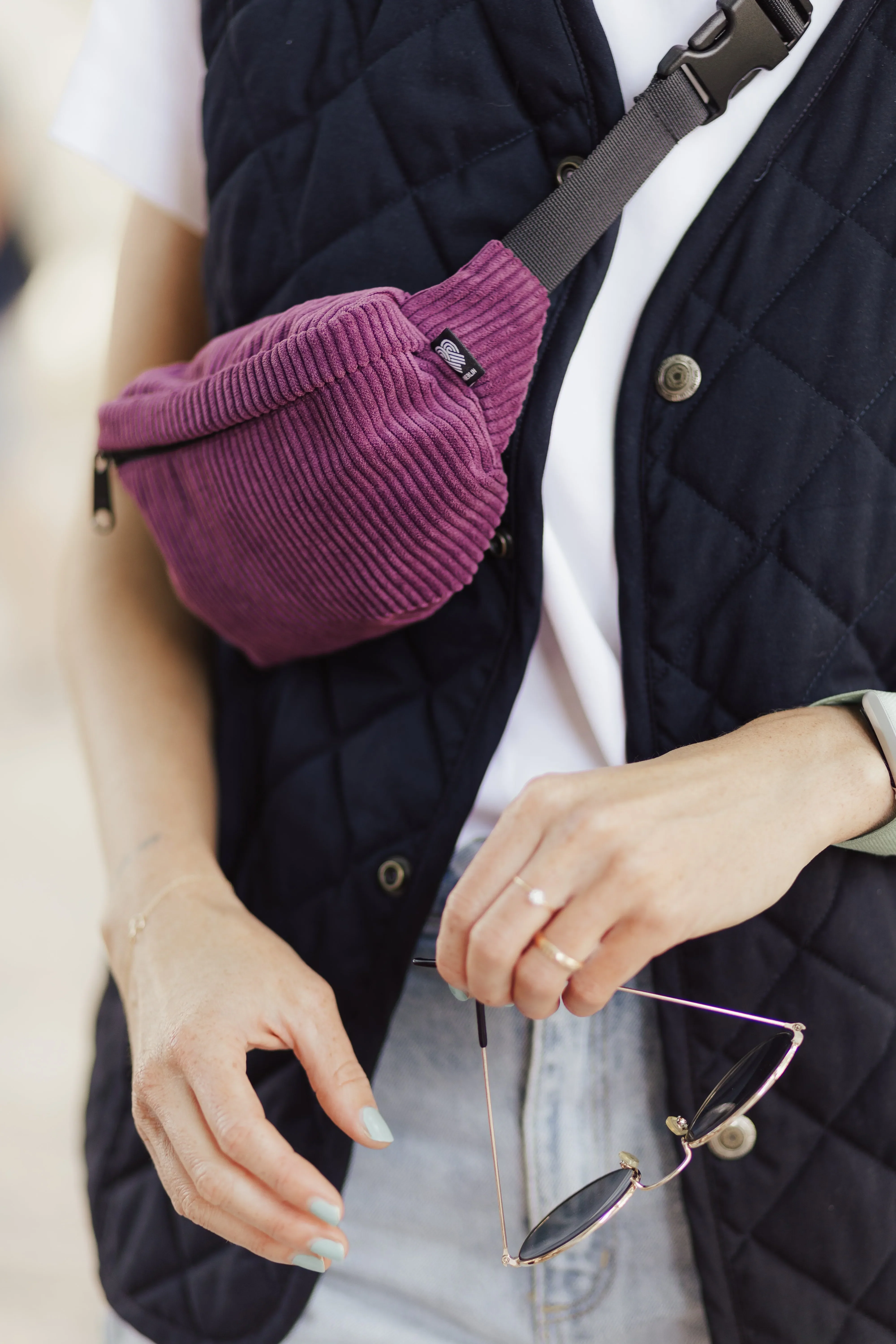Bauchtasche Klein Eckig Cord - Image 39
